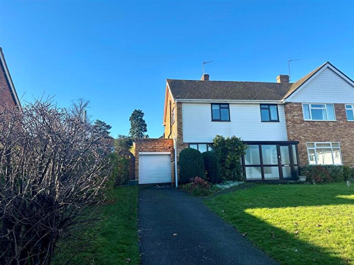 3 Bedroom Semi-Detached House For Sale In Cobham Close, Maidstone, ME16