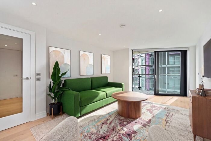 2 Bedroom Flat For Sale In Riverlight Quay, London, SW11
