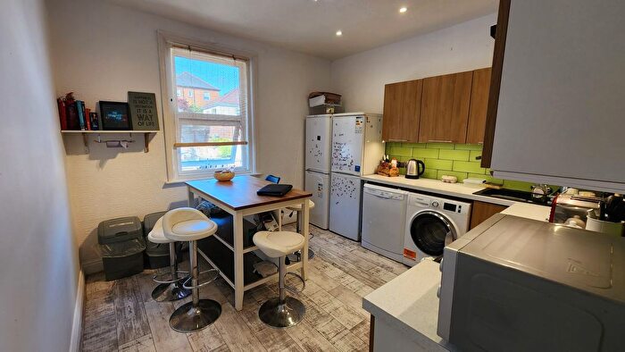 4 Bedroom Maisonette To Rent In Charminster Road, Bournemouth, BH8