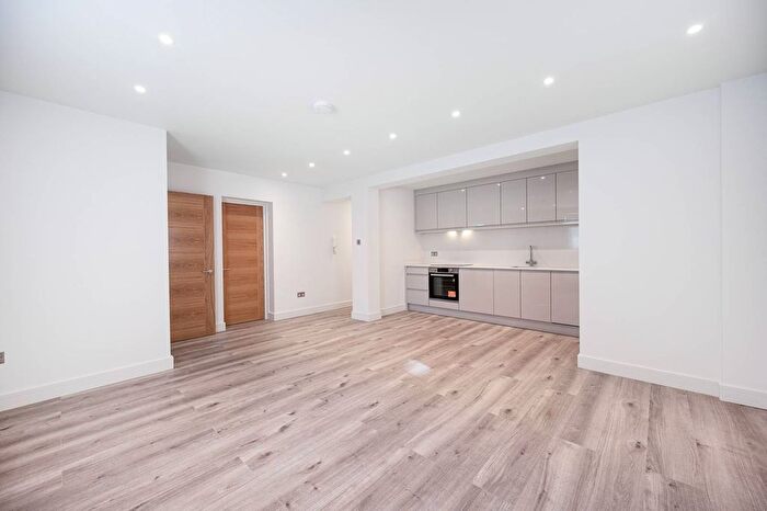 2 Bedroom Flat To Rent In Kirkwall Place, Tower Hamlets, London, E2