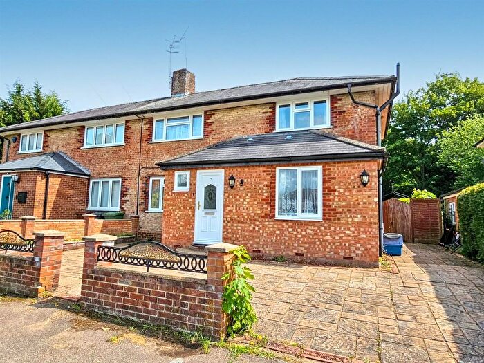 3 Bedroom Semi-detached House For Sale In Shenleybury Cottages, Shenley, WD7