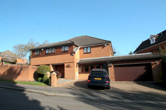 4 Bedroom Detached House To Rent In South Hill Avenue, Harrow On The Hill, HA1