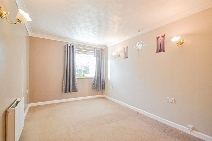 1 Bedroom Flat For Sale In Dingleway, Appleton, Warrington, WA4