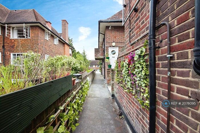 2 Bedroom Flat To Rent In Hampstead Garden Suburb, Hampstead Garden Suburb, London, N2