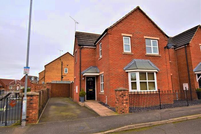 3 Bedroom Semi-Detached House To Rent In Temple Road, Scunthorpe, DN17