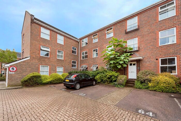 1 Bedroom Flat To Rent In Paxton Road, London SE23