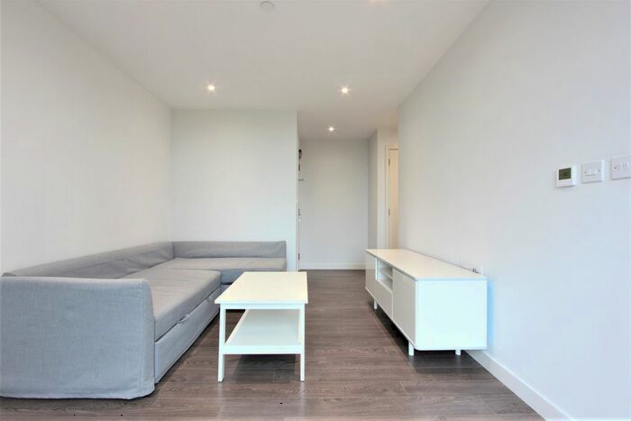 1 Bedroom Flat To Rent In Skylark Point, Newnton Close, London, N4