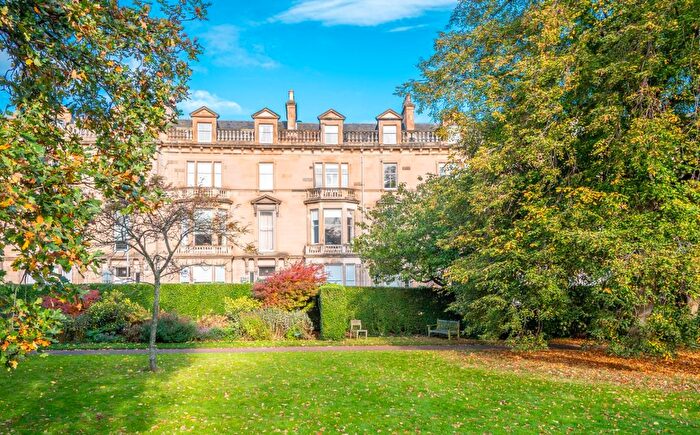 3 Bedroom Flat To Rent In Belgrave Crescent, Edinburgh, EH4