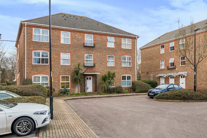 Terraced House To Rent In Paxton Road, London, SE23