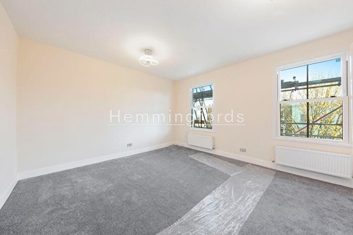 3 Bedroom Flat To Rent In Offord Road, Islington, N1