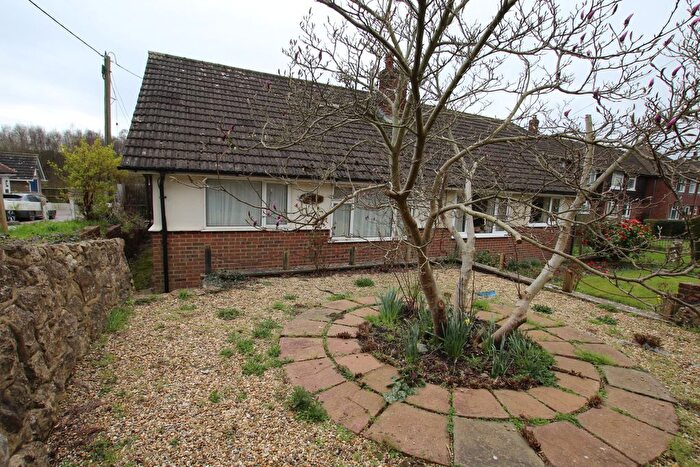 3 Bedroom Semi Detached Bungalow For Sale In Smeeth, TN25