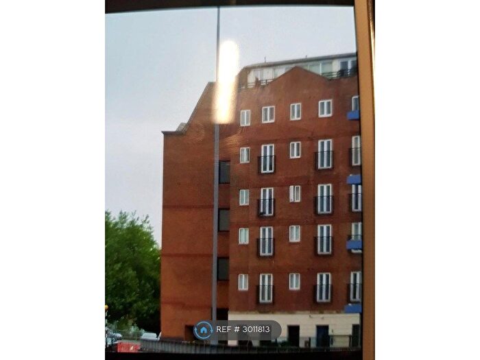 2 Bedroom Flat To Rent In Picture House, Reading, RG1