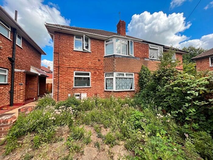 2 Bedroom Flat For Sale In Blenheim Close, Greenford, UB6