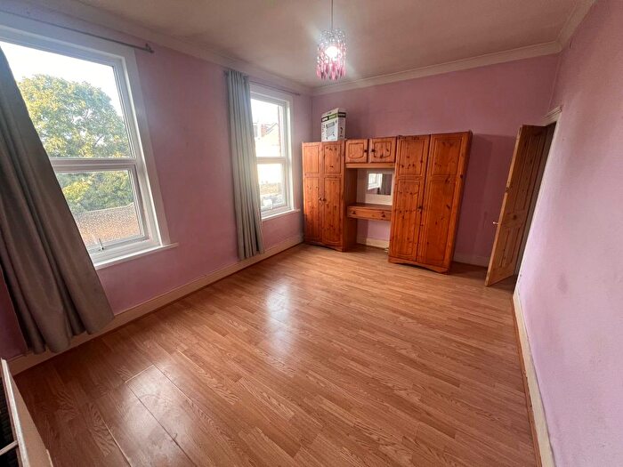 3 Bedroom Terraced House To Rent In Renness Road, Walthamstow, E17