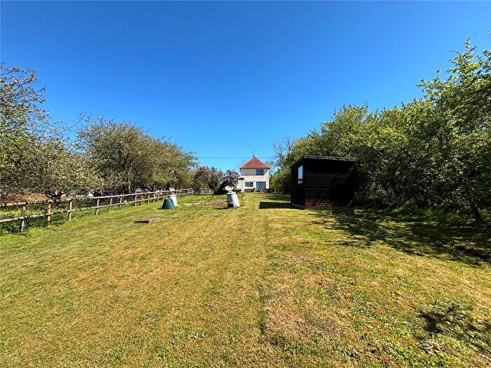 3 Bedroom Detached House For Sale In Evesham Road, Broadway, Worcestershire, WR12