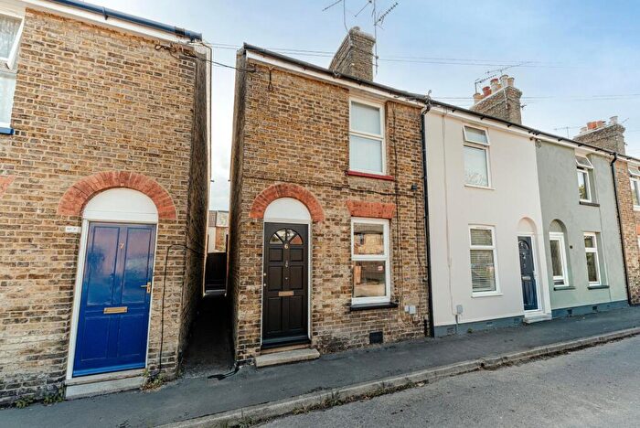 3 Bedroom End Of Terrace House For Sale In Cyprus Road, Faversham, ME13