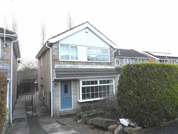3 Bedroom Detached House To Rent In Kirklees Close, Farsley, Pudsey, LS28
