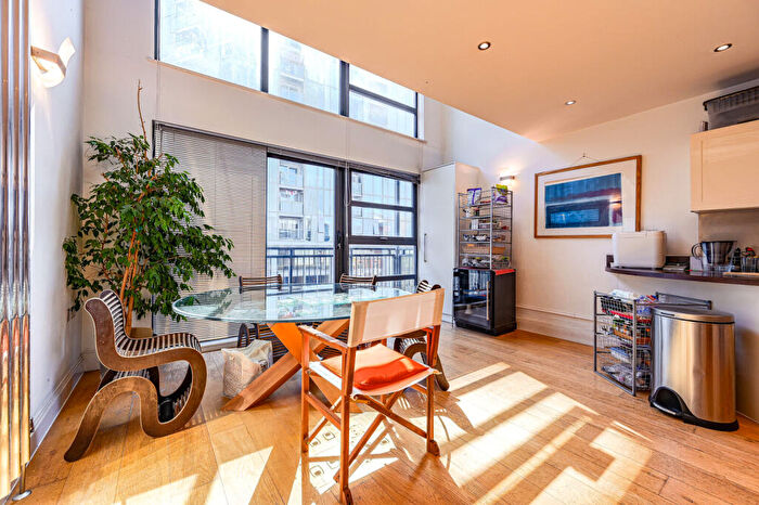 3 Bedroom Flat For Sale In Creek Road, Greenwich, London, SE8