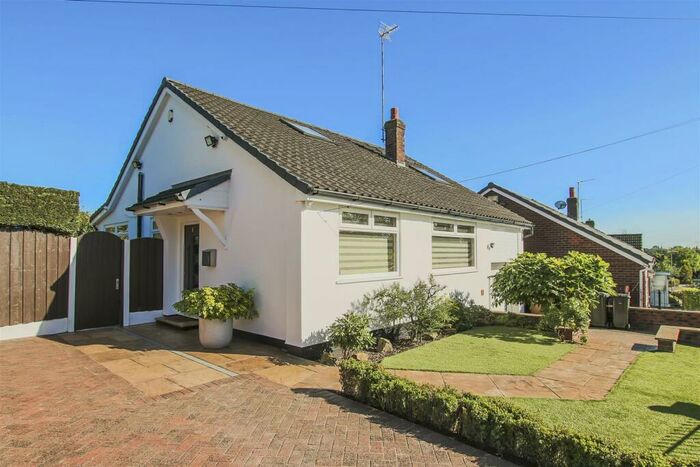 5 Bedroom Detached Bungalow To Rent In Links View, Rochdale, OL11
