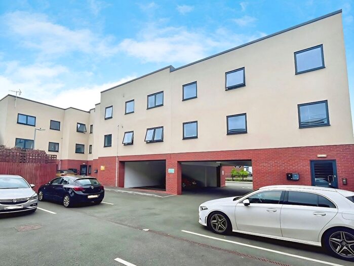 2 Bedroom Flat To Rent In Millfields Road, Wolverhampton, WV4