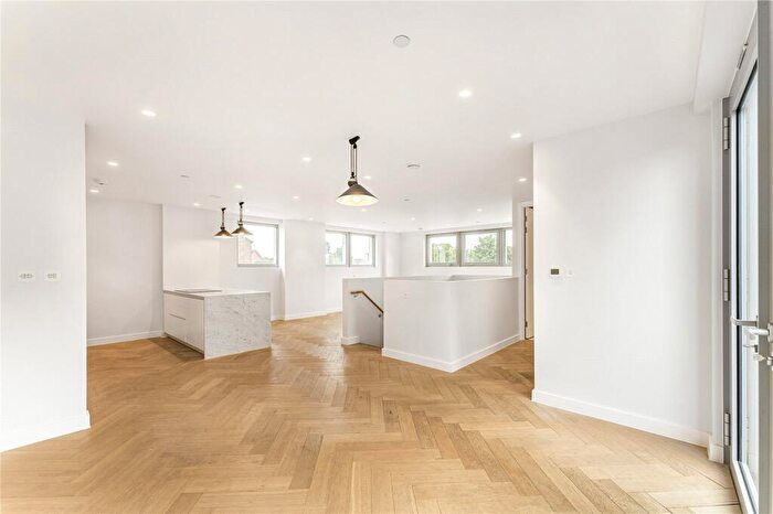 3 Bedroom Duplex To Rent In Maple Path, London, E5