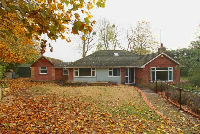 3 Bedroom Detached Bungalow To Rent In Priest Hill, Caversham, Reading, RG4