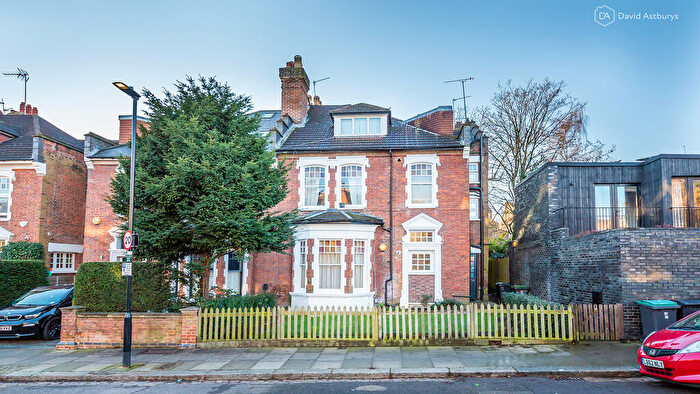 1 Bedroom Apartment To Rent In Clifton Road, Crouch End, London, N8