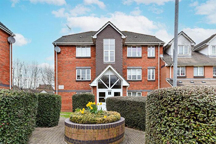 2 Bedroom Flat For Sale In The Croft, North Chingford, E4