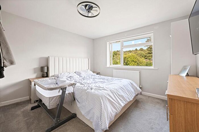 3 Bedroom Terraced House For Sale In Fairview Drive, Broadstone, BH18 - Photo 6
