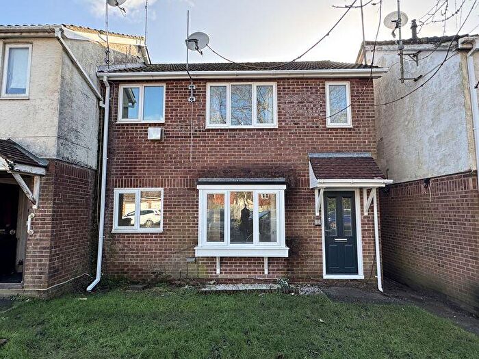 2 Bedroom Flat For Sale In Victoria Close, Bovington, Wareham, BH20