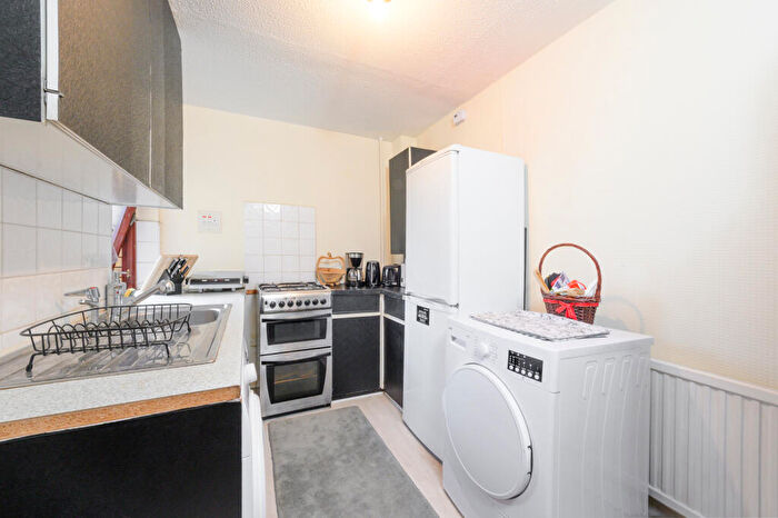 1 Bedroom Flat To Rent In Camden Road, Camden, NW1