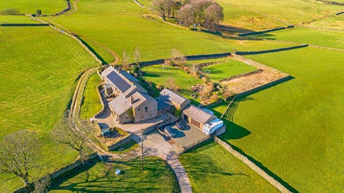 5 Bedroom Barn Conversion For Sale In Accerhill Hall, Settle, BD24