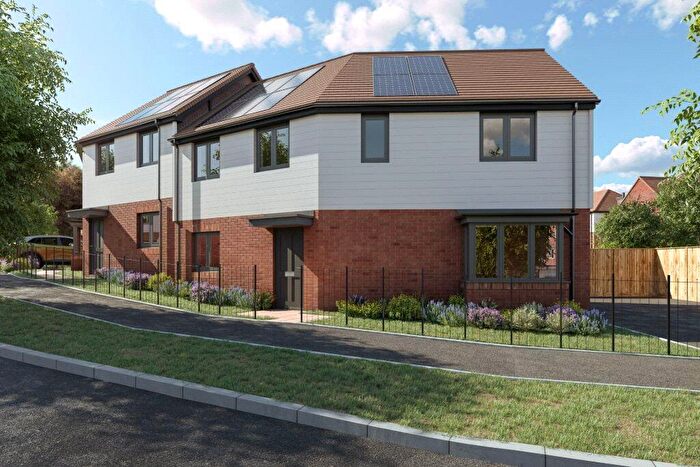 3 Bedroom Semi-Detached House For Sale In Sutton Drive, Kettering, Northamptonshire, NN16