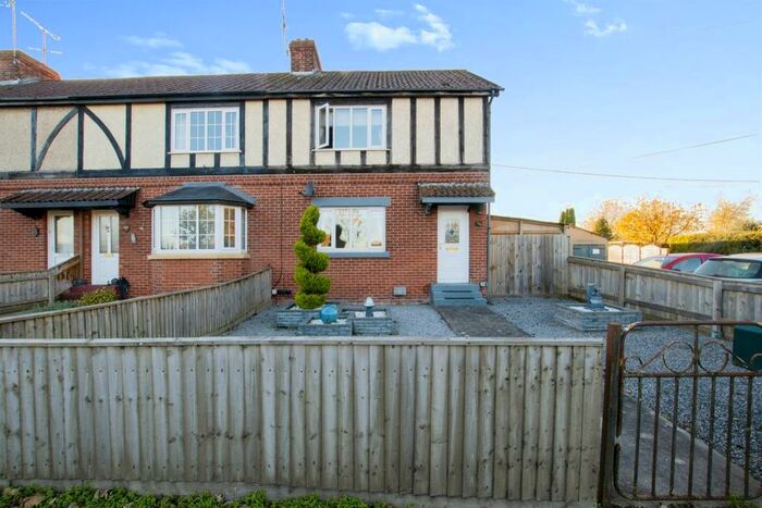 3 Bedroom End Of Terrace House For Sale In Netheravon Road, Durrington, Salisbury, SP4