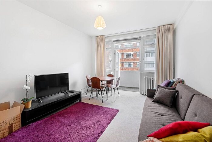 1 Bedroom Flat To Rent In Ormonde Court, Upper Richmond Road, London, West Putney, London, SW15