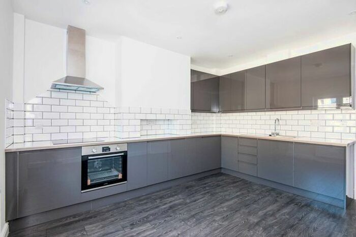 3 Bedroom Flat To Rent In Heene Corner, 121 Rowlands Road BN11