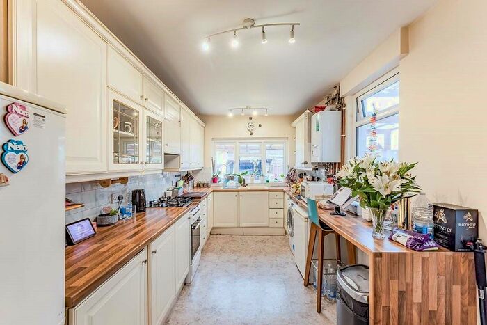 3 Bedroom Detached House To Rent In Belgrave Avenue, Watford, Hertfordshire, WD18