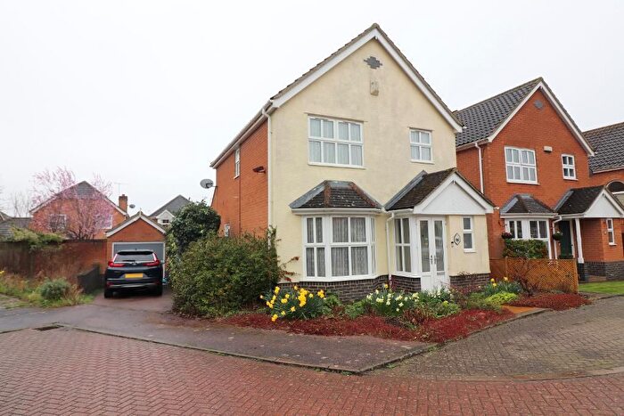 3 Bedroom Detached House For Sale In Broadacres, Luton, Bedfordshire, LU2