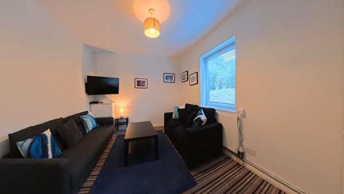 5 Bedroom Semi-Detached House To Rent In Colbourne Avenue, Brighton, BN2