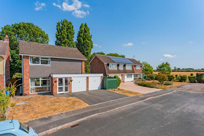 4 Bedroom Detached House For Sale In Canvey Close, Wigston, LE18