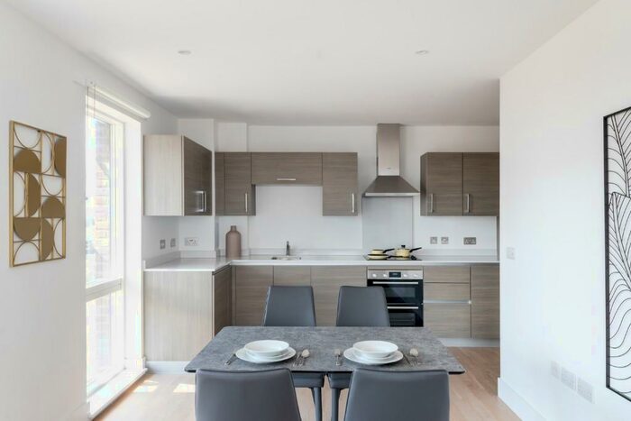2 Bedroom Apartment To Rent In Pechora Way, London, E14