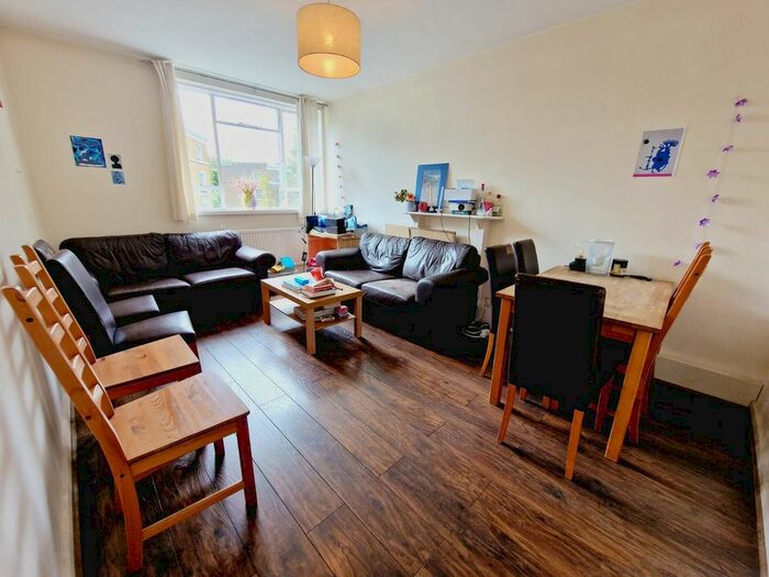 4 Bedroom Flat To Rent In Great Percy Street, London, WC1X