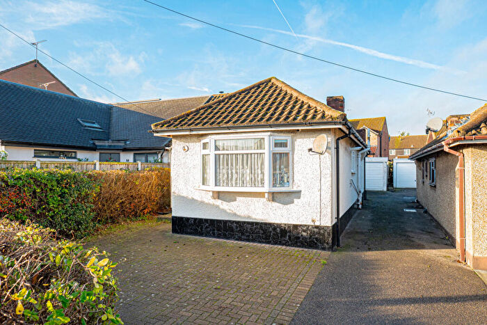 2 Bedroom Semi-Detached Bungalow For Sale In Hatfield Road, Rayleigh, SS6