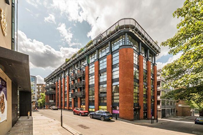 2 Bedroom Flat To Rent In Britton Street, Farringdon, EC1M