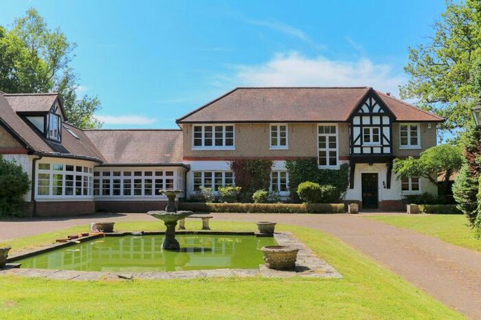 6 Bedroom Detached House For Sale In Upham Street, Upham, Southampton, SO32