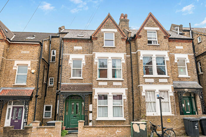 2 Bedroom Apartment For Sale In Ullswater Road, London, SE27