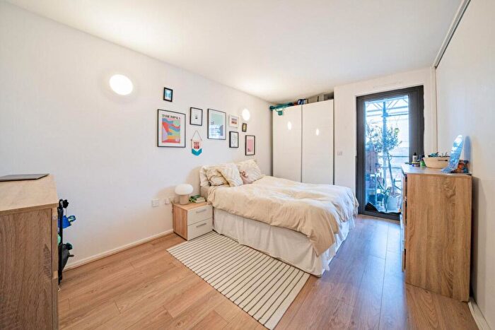 1 Bedroom Flat For Sale In Consort Road, Peckham, SE15