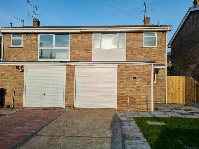 3 Bedroom Semi-Detached House To Rent In St Michaels Place, Canterbury, Canterbury, CT2