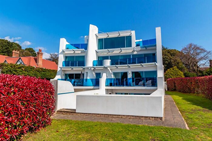 3 Bedroom Apartment For Sale In Alington Road, Evening Hill, BH14