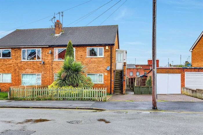 2 Bedroom Maisonette To Rent In Smithy Crescent, Arnold, Nottinghamshire, NG5